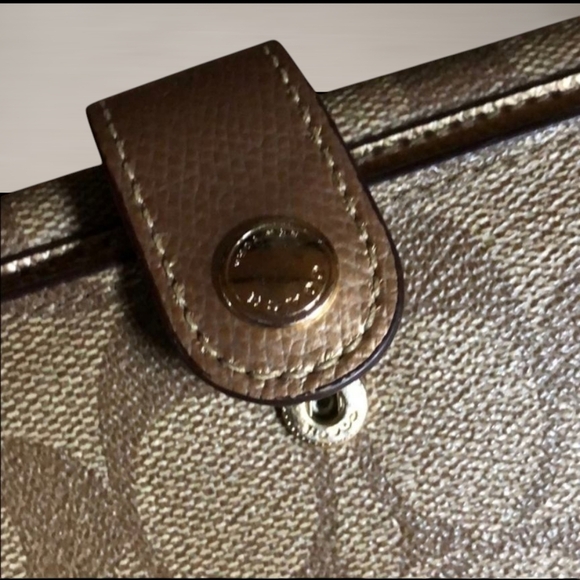 NEW Coach Wristlet - Picture 7 of 9